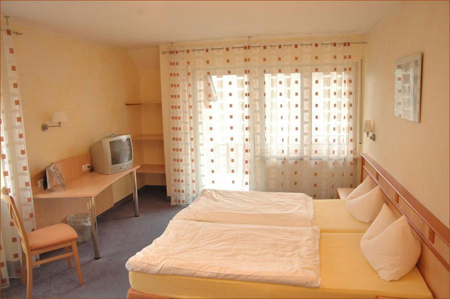 Gasthaus Gruner Baum Hotel Werbach Buitenkant foto